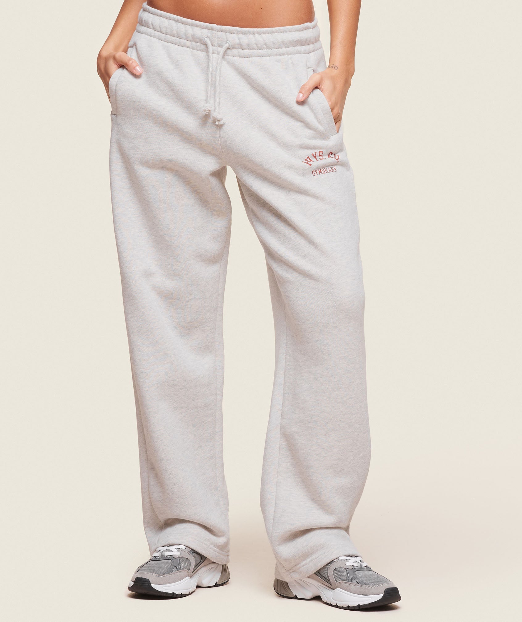 GYMSHARK GYMSHARK Training Essential Straight-Leg Sweatpants in Heather Light Grey