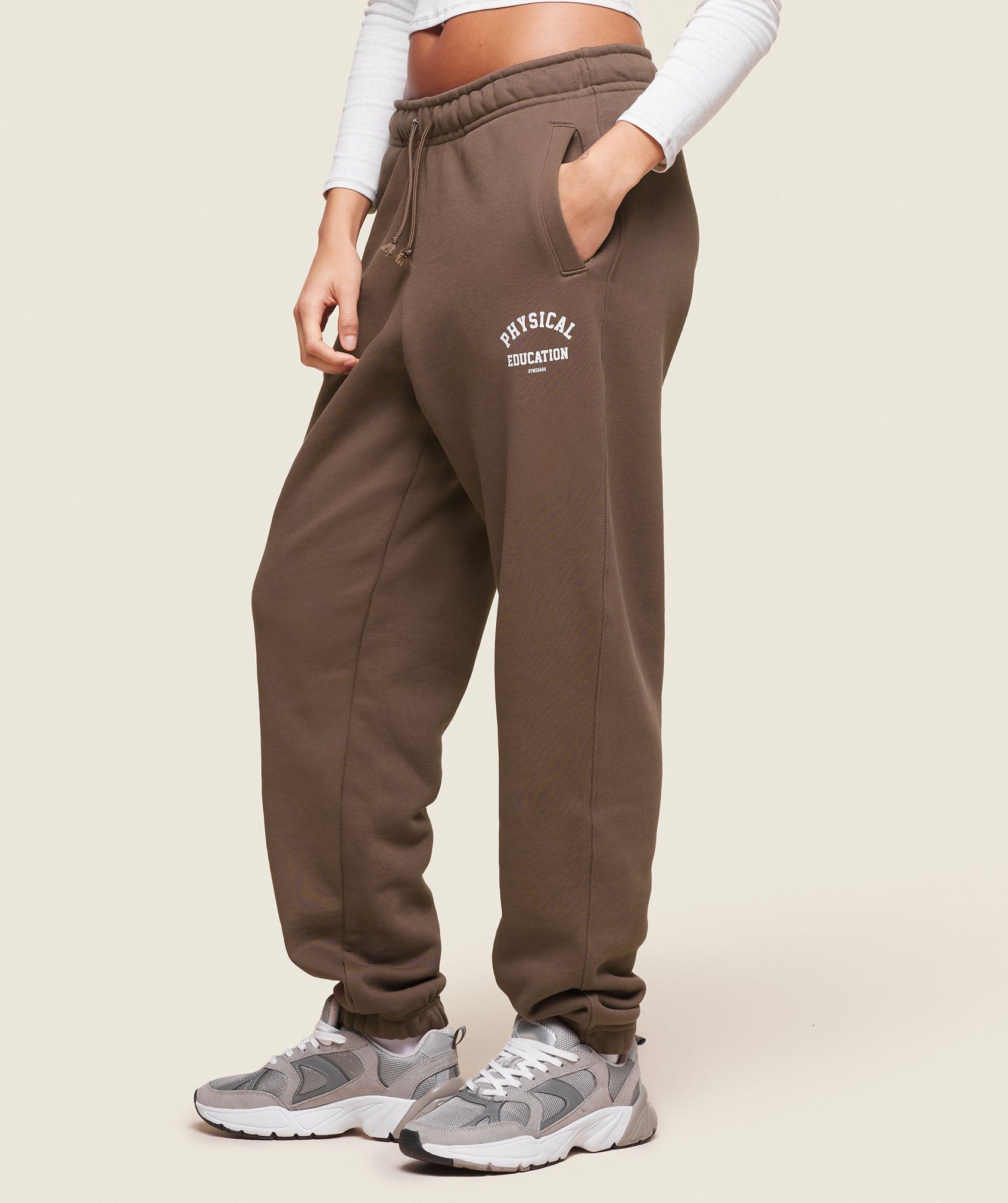 GYMSHARK Gymshark Phys Ed Emblem Joggers - Comfort-Fit Penny Brown 