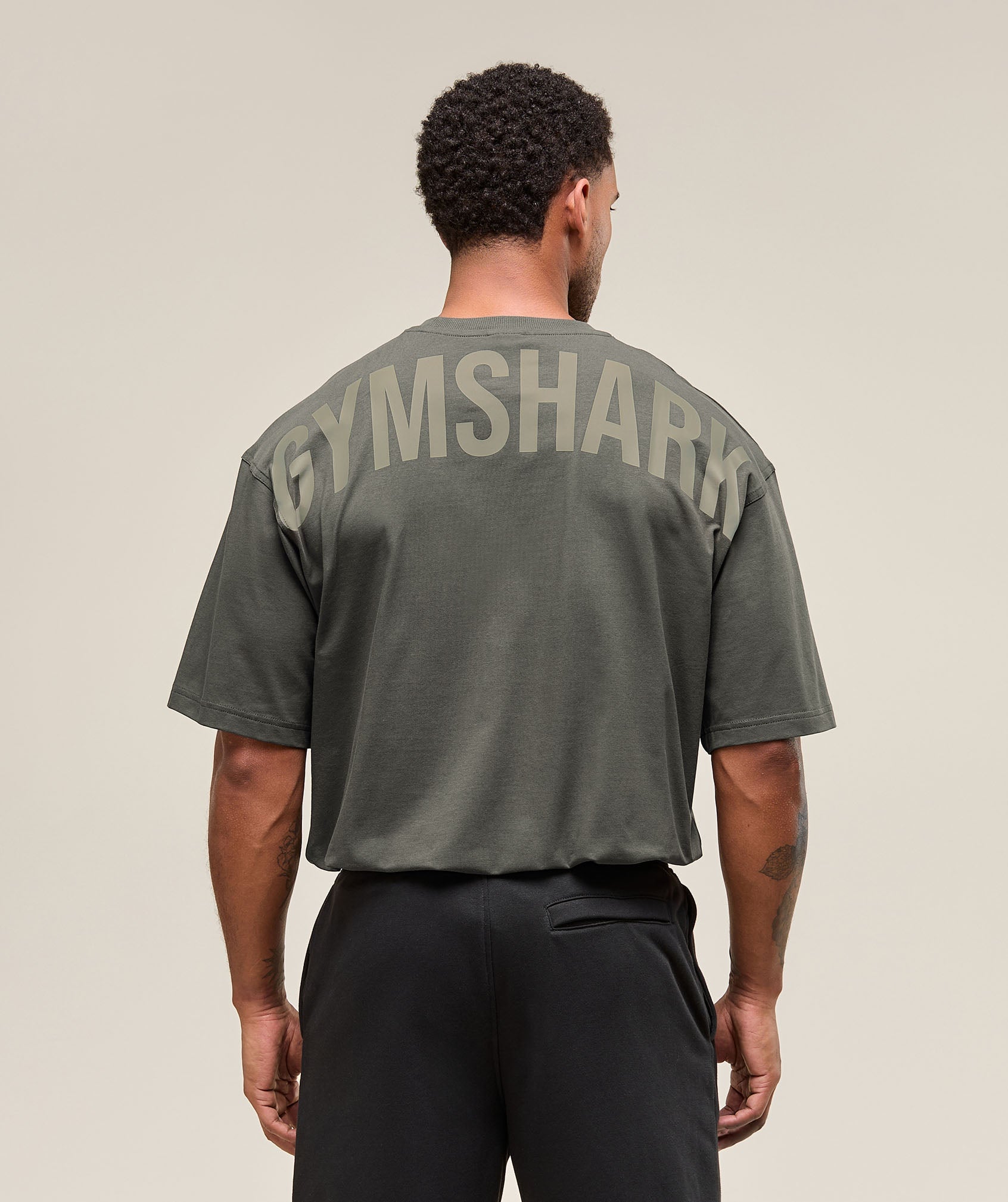 GYMSHARK Strength-Boost Performance Tee - Vibrant Emerald Green 