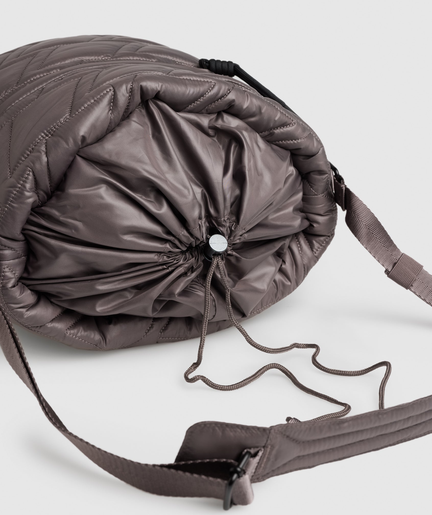 GYMSHARK Premium Quilted Yoga Bag in Stylish Cool Brown - Trendy & Versatile Gym Essential