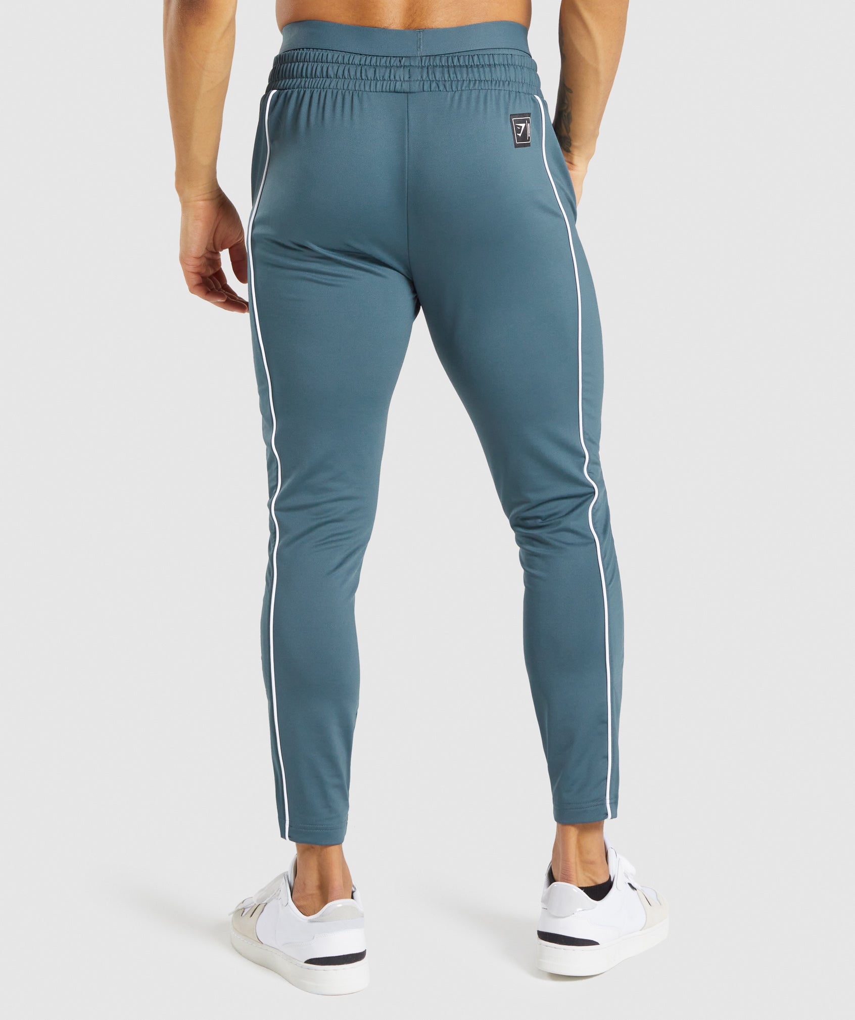 GYMSHARK Ultra-Comfy Relaxed Fit Joggers For Training & Lounging - Vibrant Teal Blue 