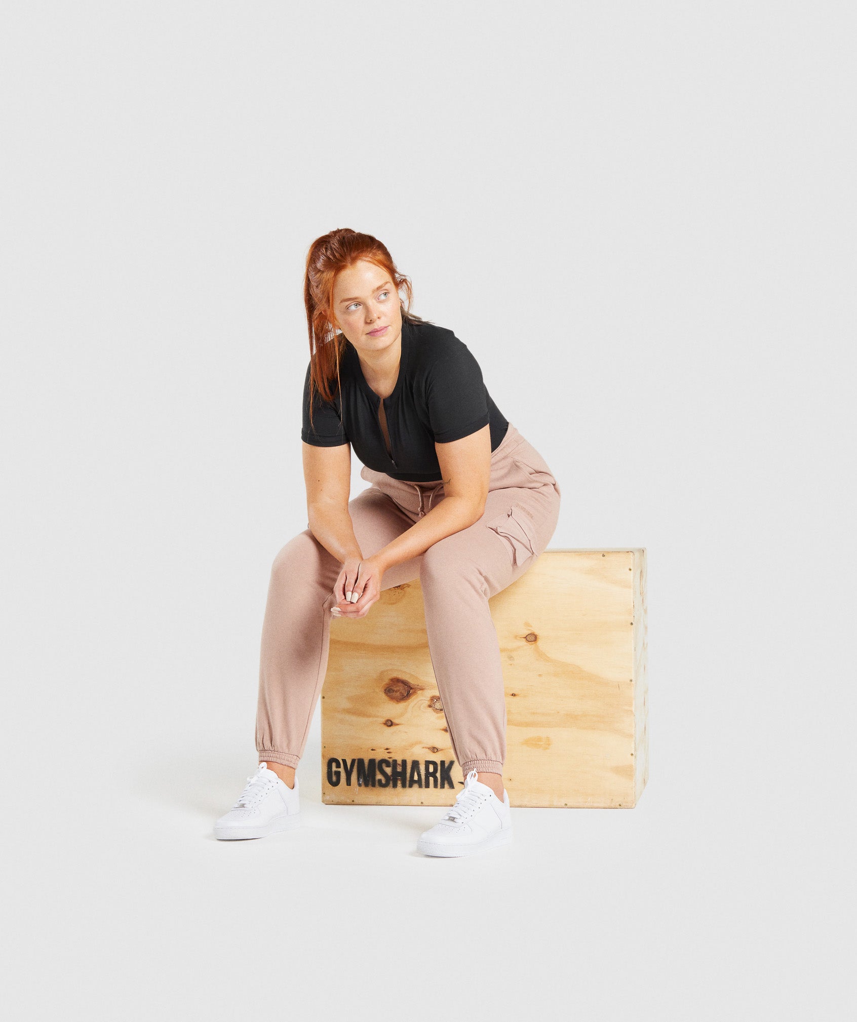 GYMSHARK Gymshark Ultra-Comfortable Performance Joggers - Premium Fit in Neutral Taupe 