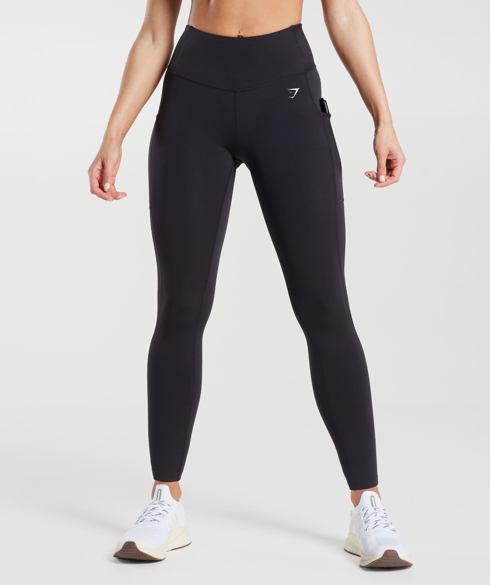 GYMSHARK GYMSHARK High-Waisted Workout Leggings with Side Pockets - Classic Black Comfort Fit