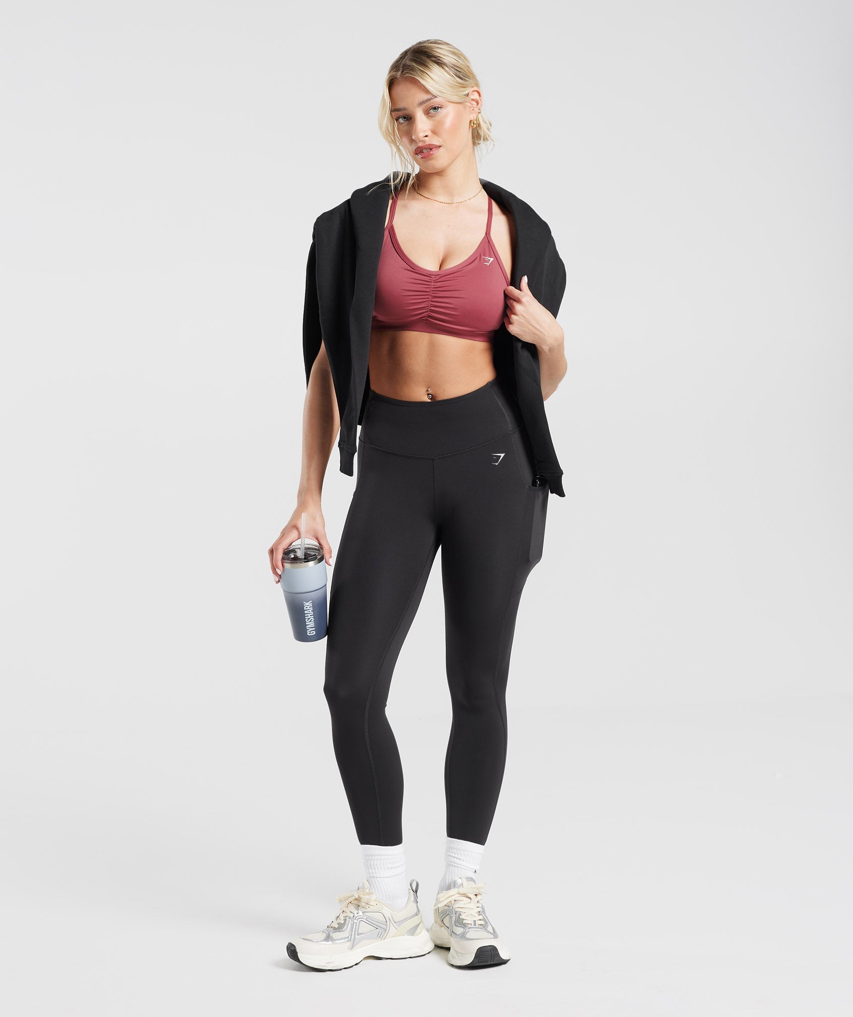 GYMSHARK GYMSHARK High-Waisted Workout Leggings with Side Pockets - Classic Black Comfort Fit
